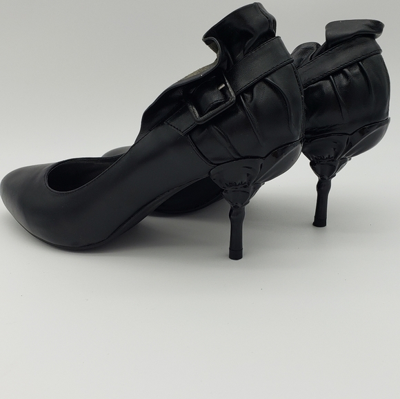 R.E.D Heels with decorative ankle and heel - Picture 4 of 16